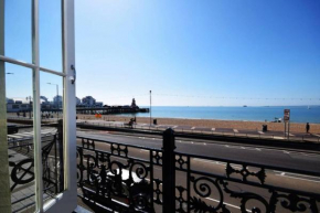 Spacious 3 bedroom Beachfront property with amazing sea views!